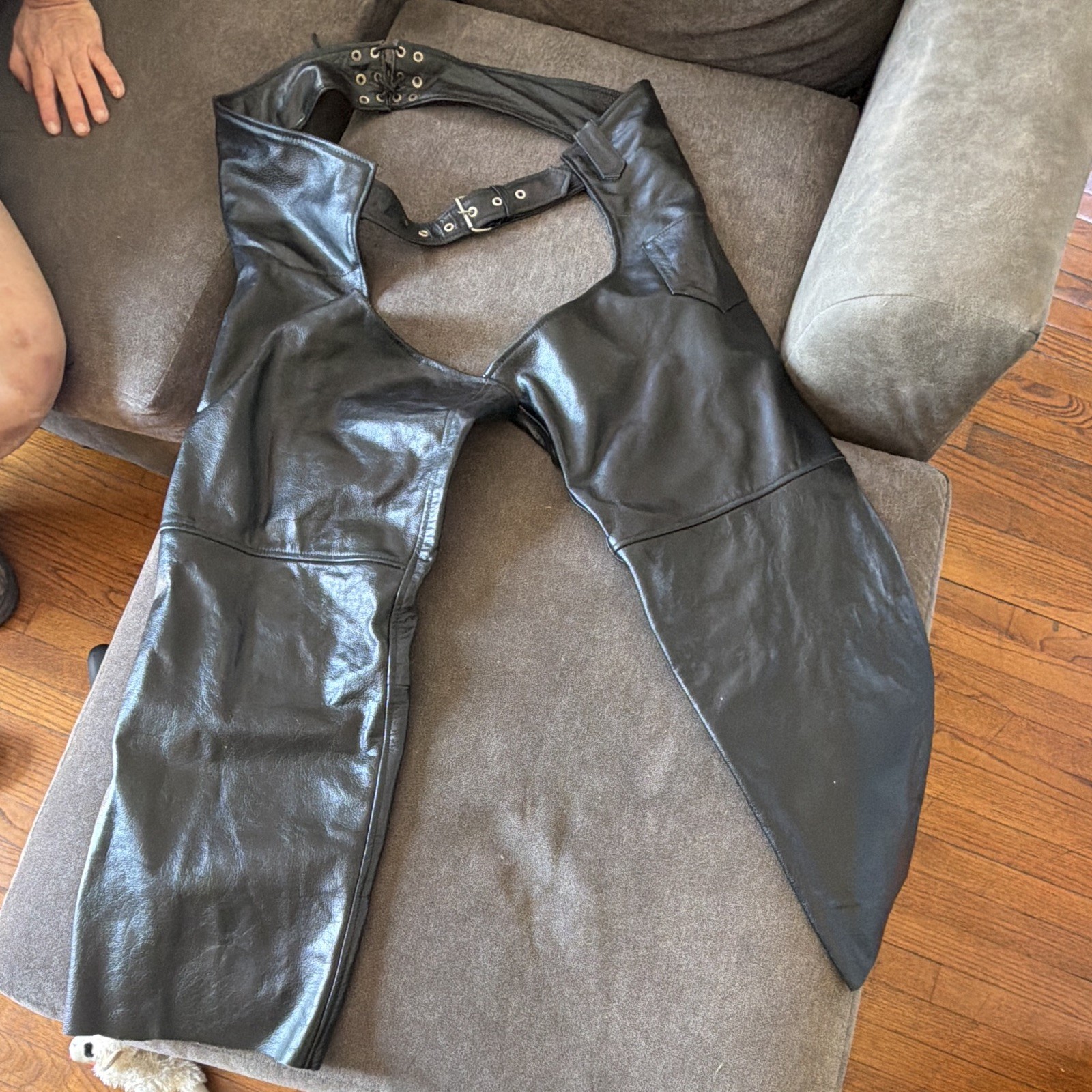 Xelement Men’s Advance Motorcycle Gear Authentic Leather Chaps W Silver Hardware Xelement Men’s Advance Motorcycle Gear Authentic Leather Chaps W Silver Hardware