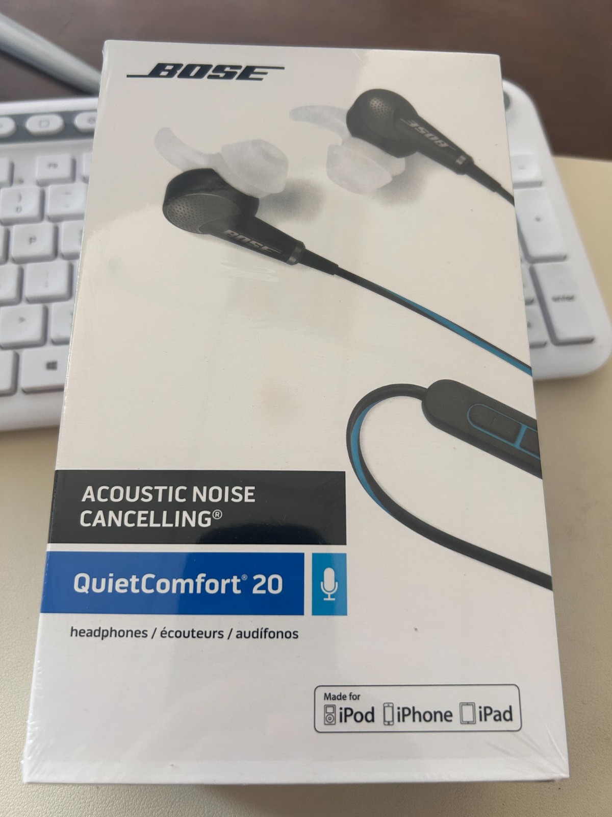 New Bos*e QuietComfort 20 Earbuds Noise Cancelling Headphones For iOS Black New Bos*e QuietComfort 20 Earbuds Noise Cancelling Headphones For iOS Black