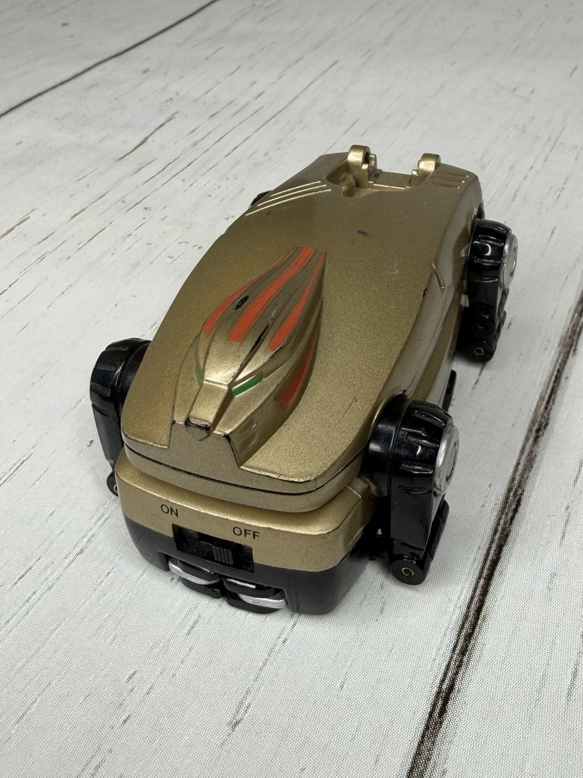 Vintage 2001 Bandai Power Rangers Wild Force Growl Phone Morpher Gold untested Vintage 2001 Bandai Power Rangers Wild Force Growl Phone Morpher Gold untested
