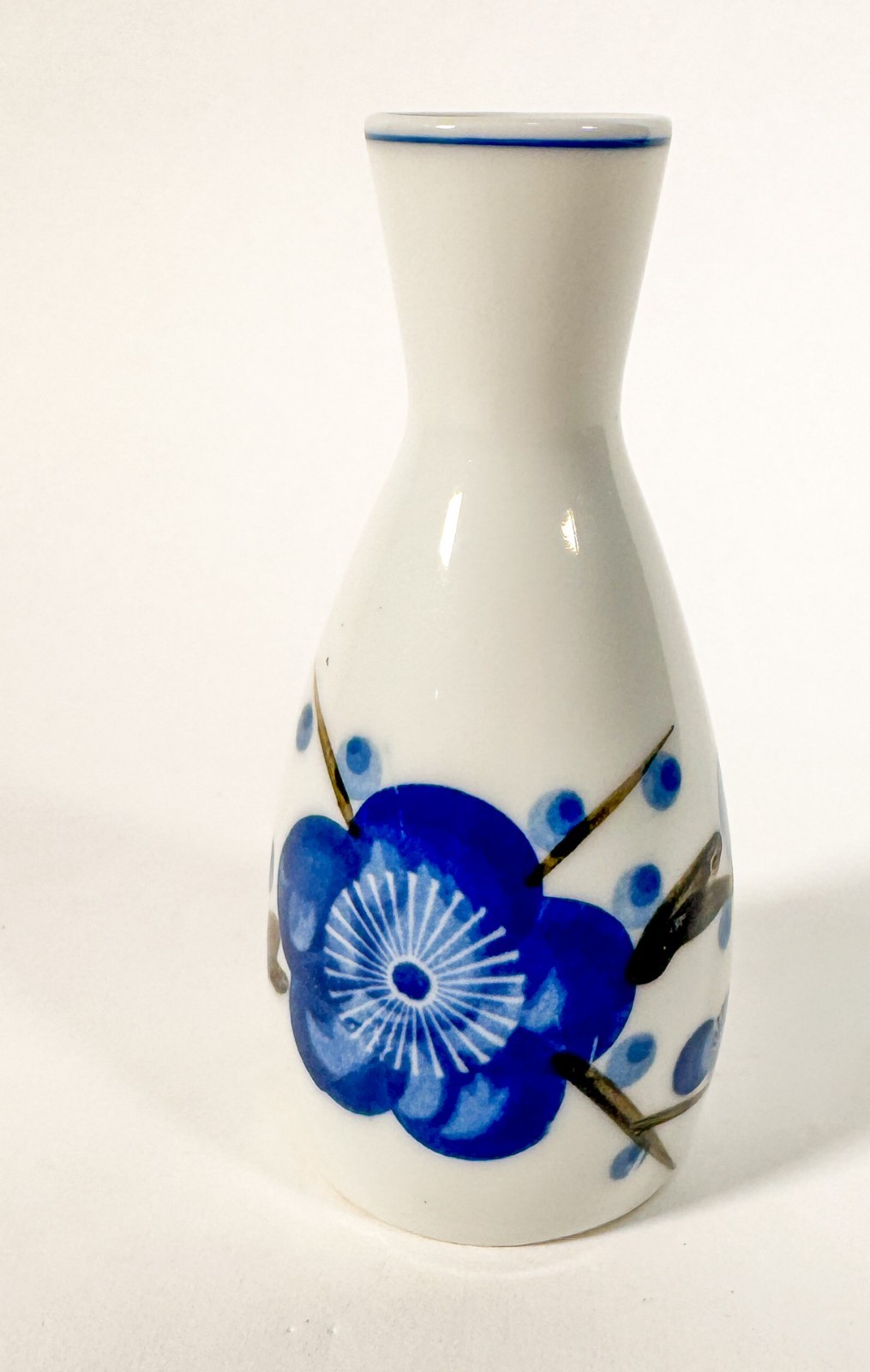 Vintage Japanese Porcelain Sake Carafe Tokkuri Blue Floral 5 Vintage Japanese Porcelain Sake Carafe Tokkuri Blue Floral 5