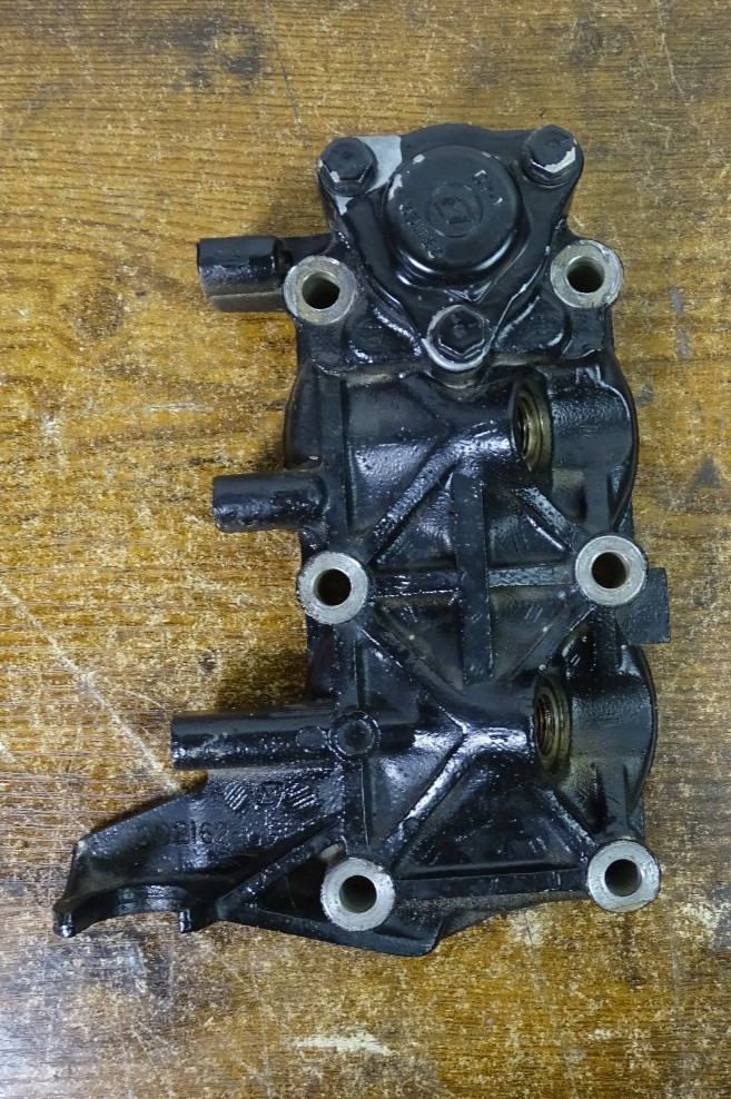 USED OMC 0432765 1988Johnson Evinrude Cylinder Head 9.9/15 With Thermostat Cover USED OMC 0432765 1988Johnson Evinrude Cylinder Head 9.9/15 With Thermostat Cover