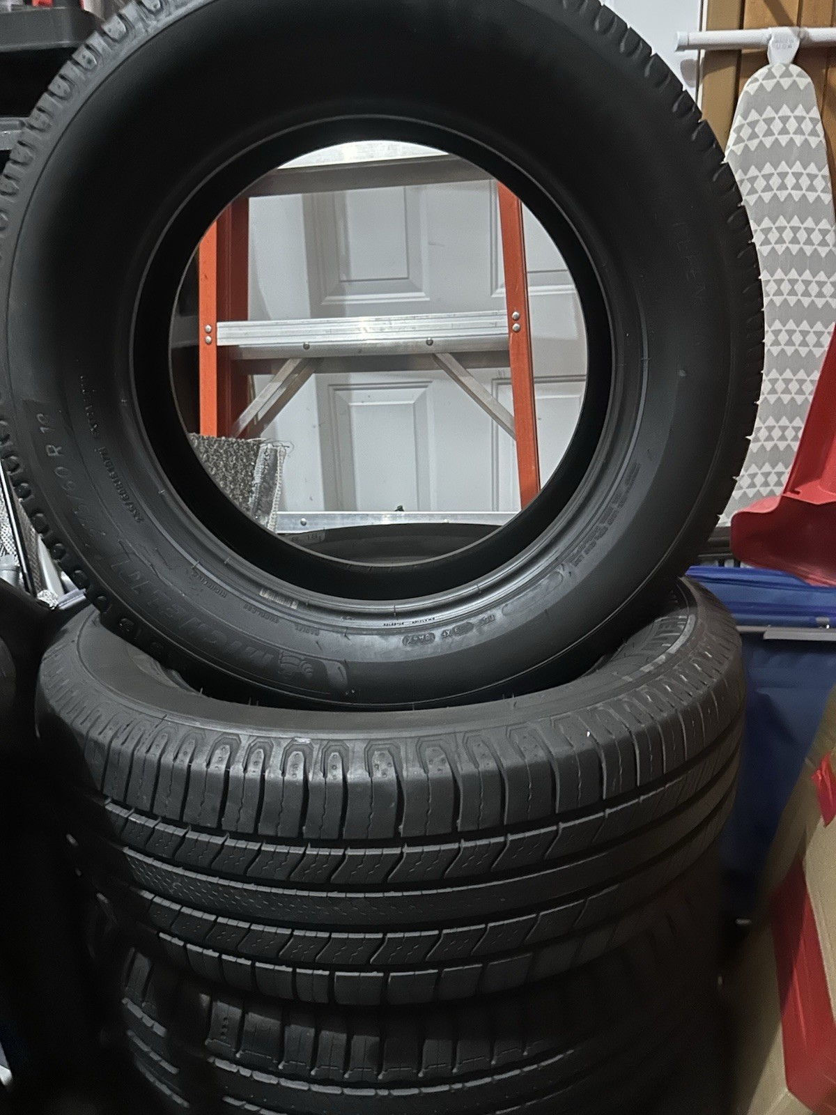 4 Michelin Tires Size 235/60R18 4 Michelin Tires Size 235/60R18