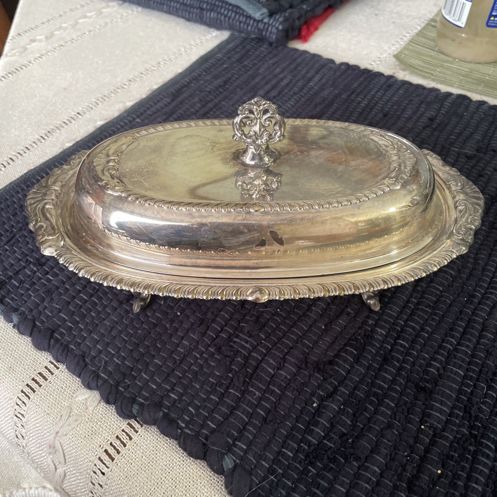 Vtg Sheridan Silver Plate Ornate Footed Covered Butter Dish With Glass Insert Vtg Sheridan Silver Plate Ornate Footed Covered Butter Dish With Glass Insert