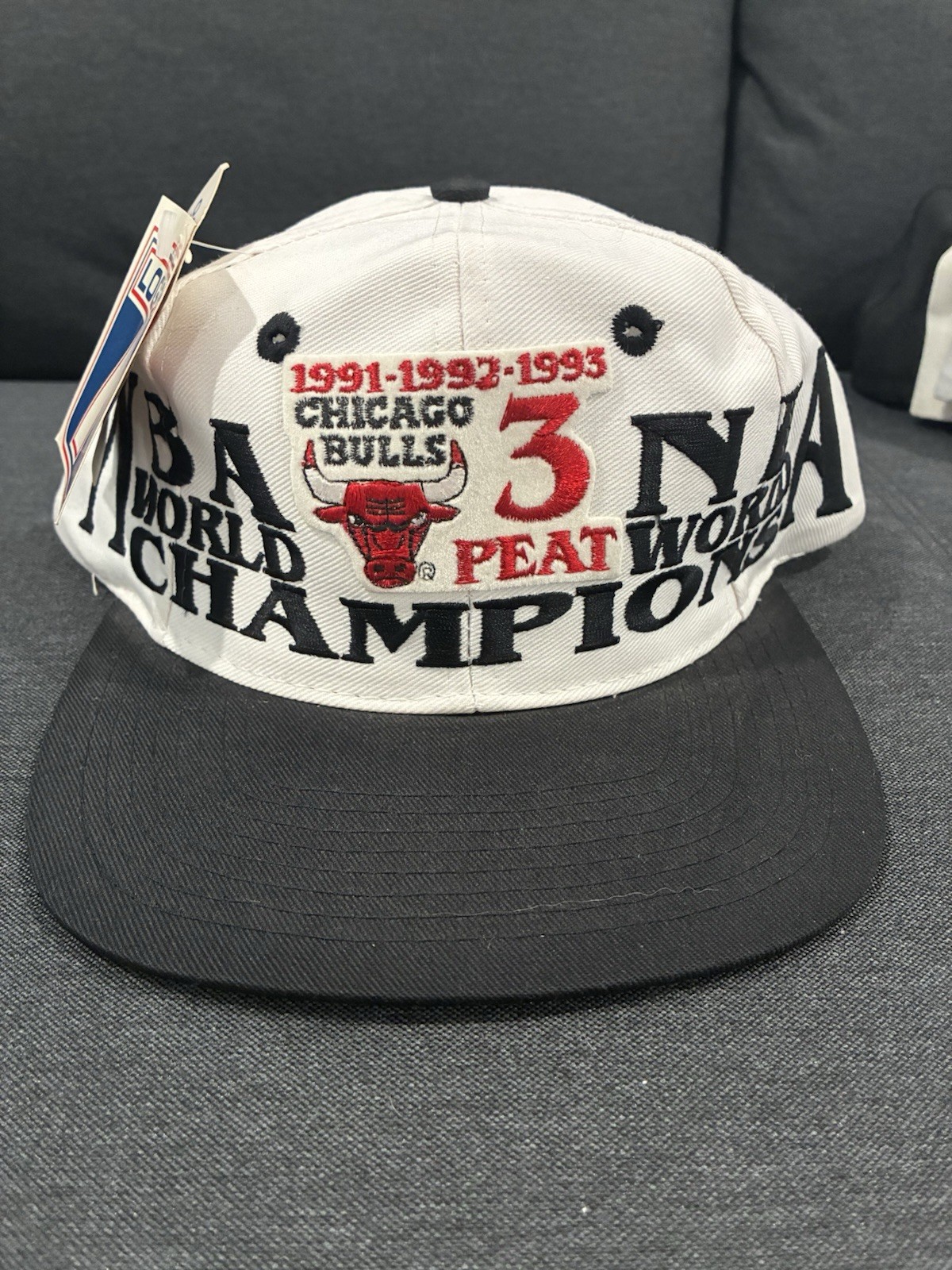 Vintage 93 Chicago Bulls NBA Champions 3 Peat One Size Snap-Back Hat Cap Logo 7 Vintage 93 Chicago Bulls NBA Champions 3 Peat One Size Snap-Back Hat Cap Logo 7