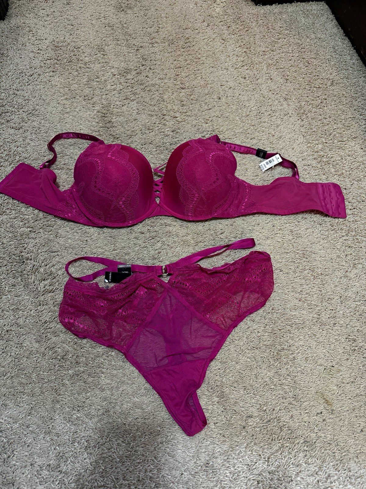 Torrid Curve Pink Lace Mesh Underwire Bra Set 40DDD Adjustable Strap Thong Torrid Curve Pink Lace Mesh Underwire Bra Set 40DDD Adjustable Strap Thong