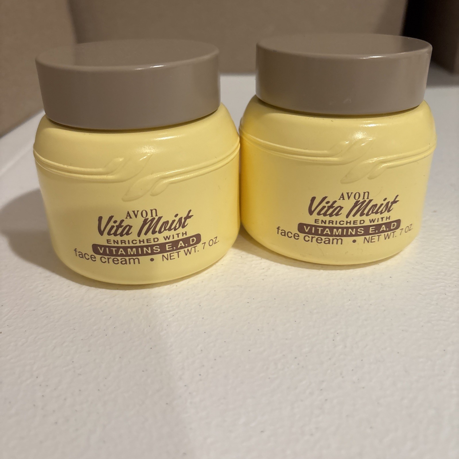 Avon VTG 1992 Vita Moist Face Cream 7 Oz New Old Stock Discontinued Set Of 2 Avon VTG 1992 Vita Moist Face Cream 7 Oz New Old Stock Discontinued Set Of 2