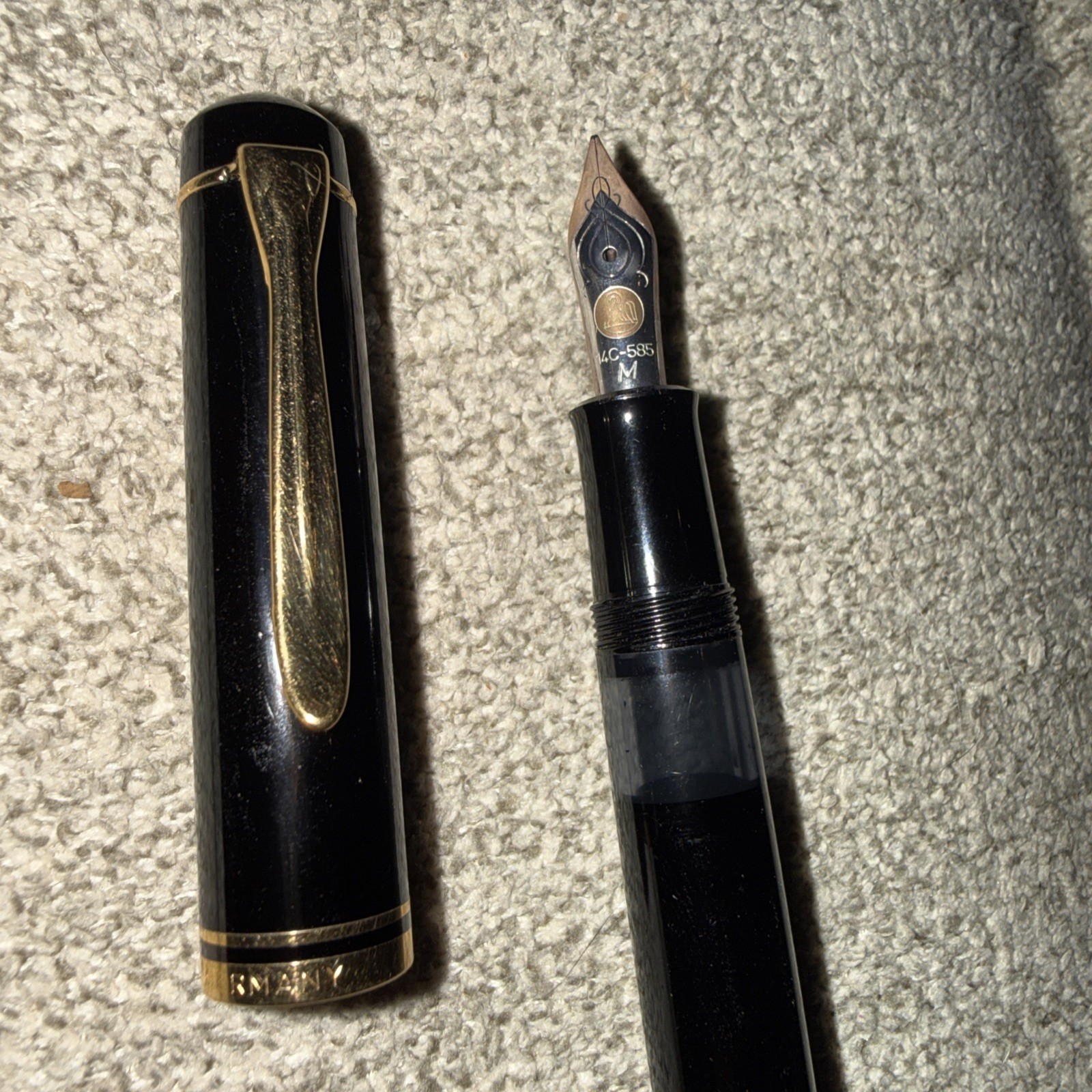 PELIKAN VINTAGE OLD STYLE 14C 585 M MEDIUM GOLD NIB FOUNTAIN PEN Black Germany PELIKAN VINTAGE OLD STYLE 14C 585 M MEDIUM GOLD NIB FOUNTAIN PEN Black Germany