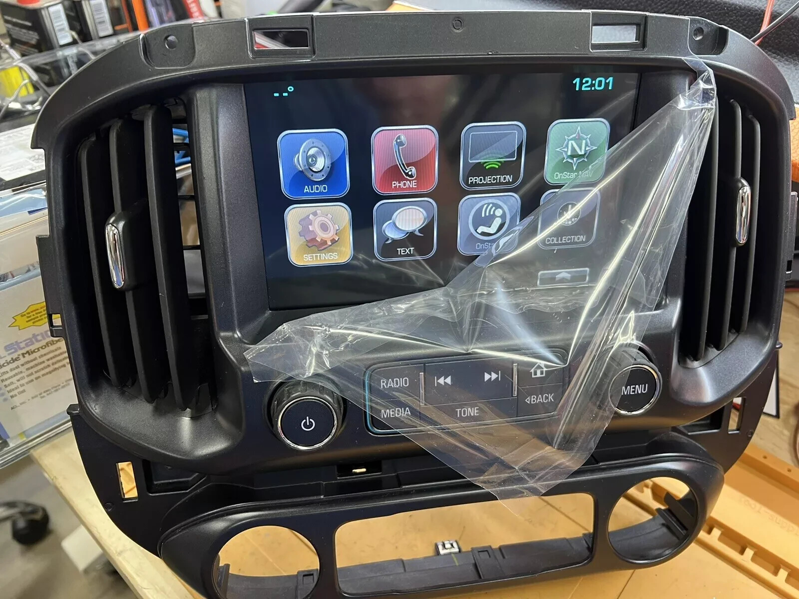 2015 - 2016 GMC Canyon OEM 8