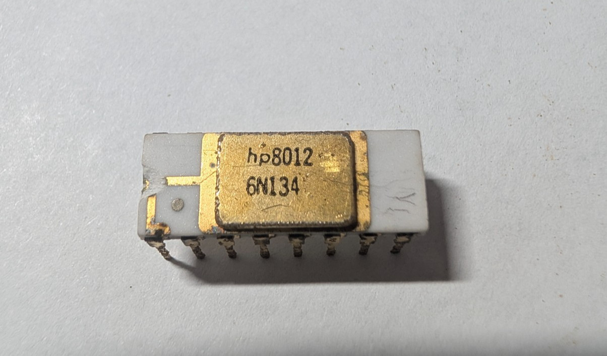 Lot of 1 Vintage HP6N134 8012 Dual Optocoupler Ceramic CDIP-16 Gold Pin NOS