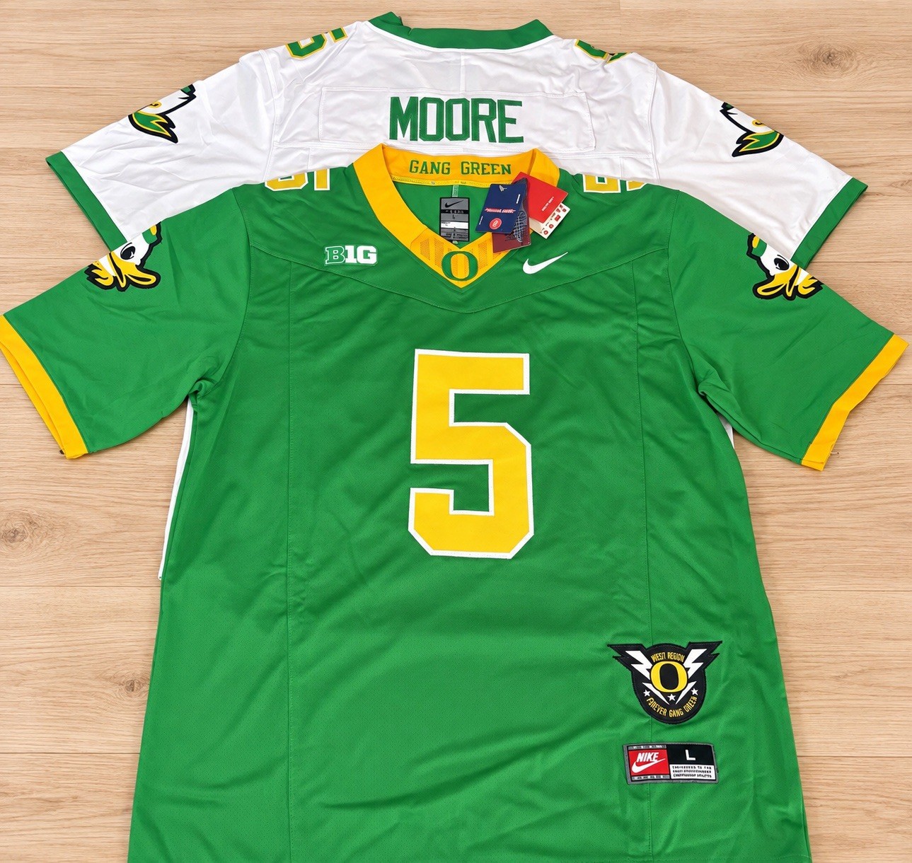 NEW Dante Moore Oregon Ducks Jersey SHIPS SAME DAY NEW Dante Moore Oregon Ducks Jersey SHIPS SAME DAY
