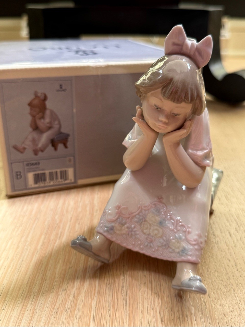 Lladró “Nothing to do” Figurine 05649