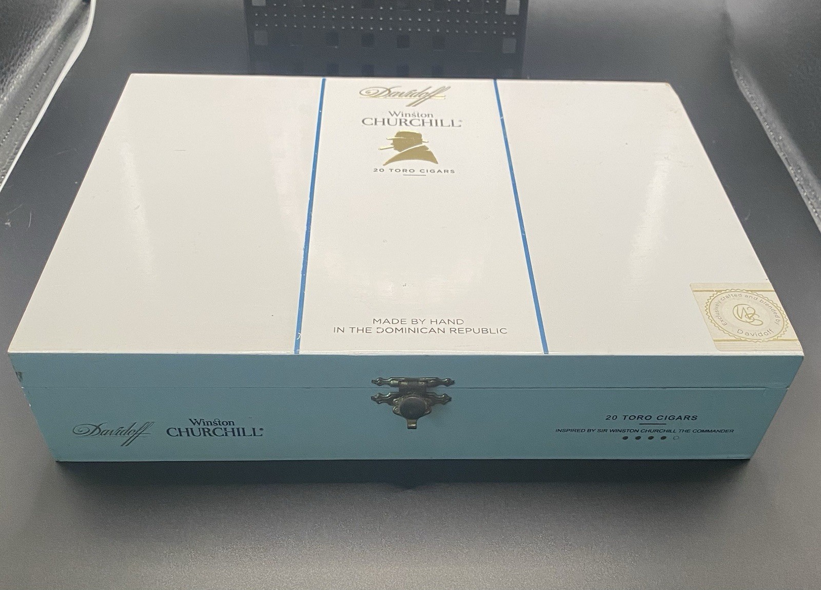 Davidoff Winston Churchill Toro Empty Wood Cigar Box 9.5 Davidoff Winston Churchill Toro Empty Wood Cigar Box 9.5