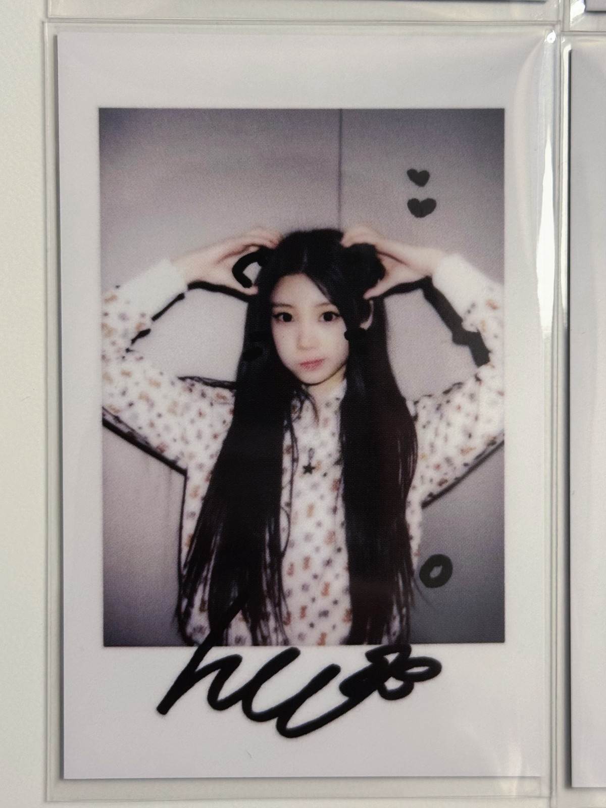 ILLIT MAMIHLAPINATAPAI Yizhiyu YZY Video Call Fansign 7.0 Official Polaroid Card ILLIT MAMIHLAPINATAPAI Yizhiyu YZY Video Call Fansign 7.0 Official Polaroid Card