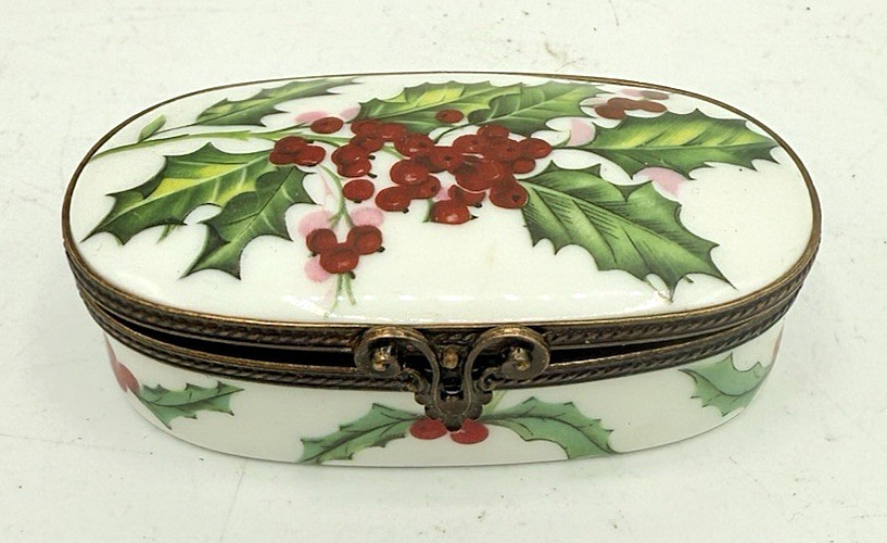 Limoges France La Gloriette Porcelain Trinket Box Hinged Holly Berry Christmas
