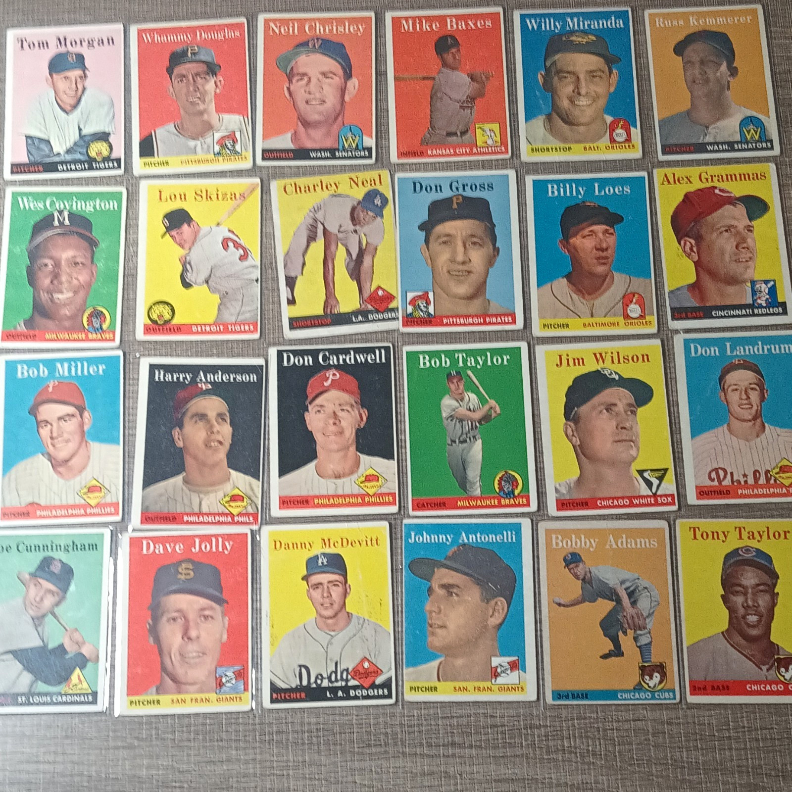 Topps 1958 Topps Baseball 24-Card Lot Tom Morgan Whammy Douglas + MLB Topps 1958 Topps Baseball 24-Card Lot Tom Morgan Whammy Douglas + MLB