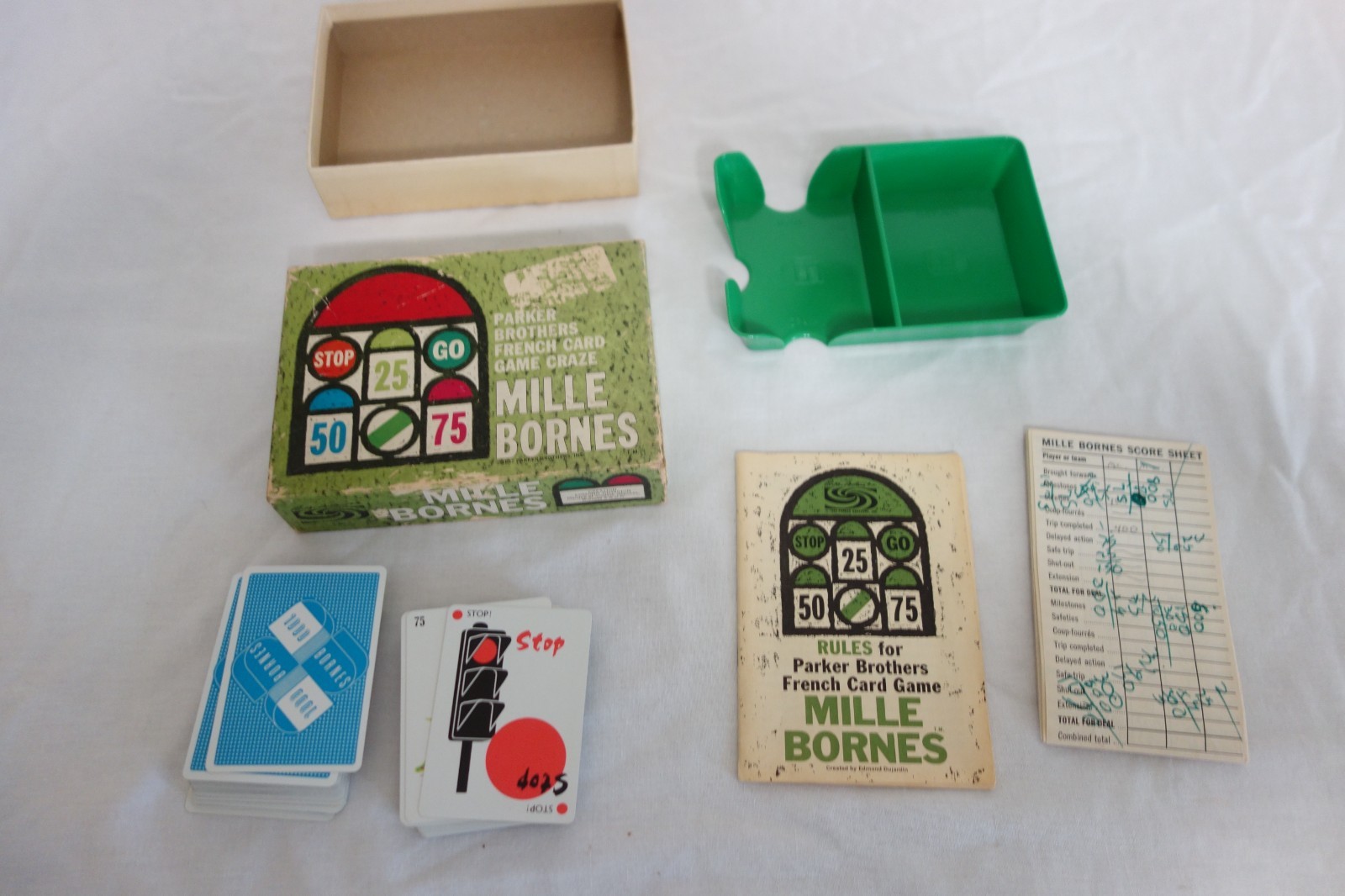 Vintage 1962 Parker Brothers Mille Bornes French Card Game Complete+Instructions Vintage 1962 Parker Brothers Mille Bornes French Card Game Complete+Instructions