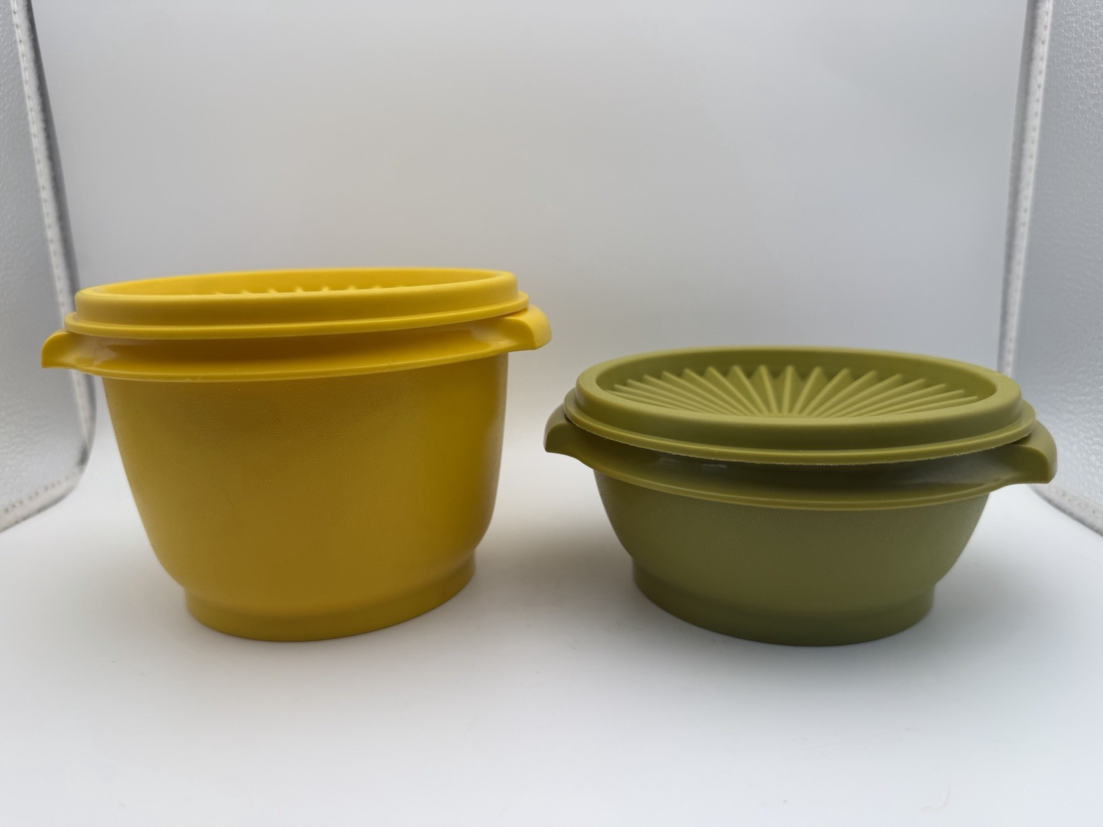 Vtg Set 2 Tupperware Storage Bowls Lids Harvest Gold / Yellow Avocado Vtg Set 2 Tupperware Storage Bowls Lids Harvest Gold / Yellow Avocado