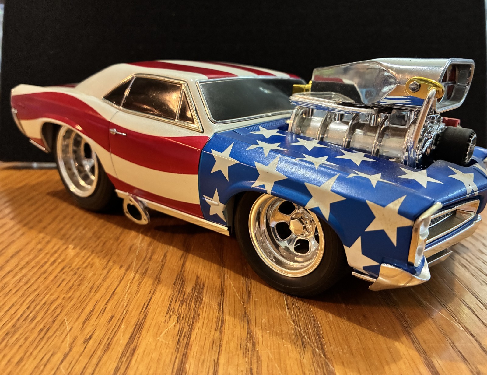 Muscle Machine Stars & Stripes 1966 Pontiac GTO 1/24 #71166 Muscle Machine Stars & Stripes 1966 Pontiac GTO 1/24 #71166