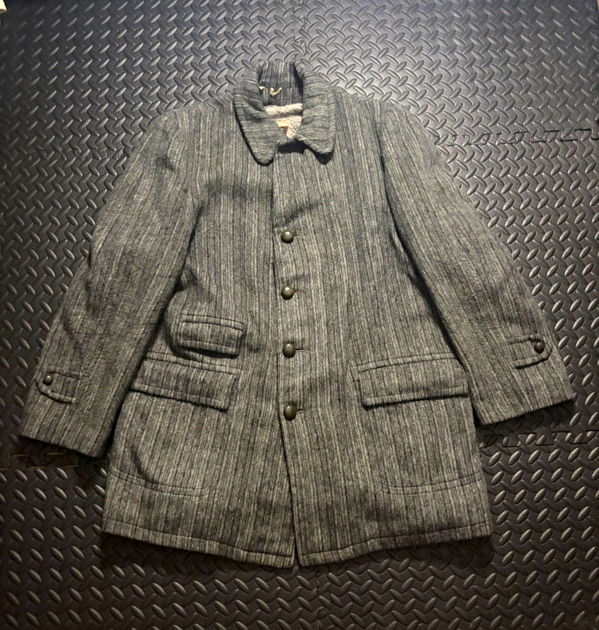 Vintage 1960s Shamhouse Men\'s Gray Borg Pile Lining Wool Button-Up Coat Vintage 1960s Shamhouse Men\'s Gray Borg Pile Lining Wool Button-Up Coat