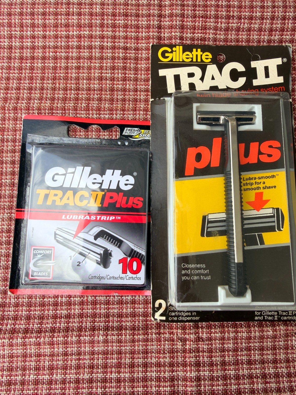 Vintage Gillette Trac II Plus 1 Handle & 10 Cartridges ~ Open Box Unused