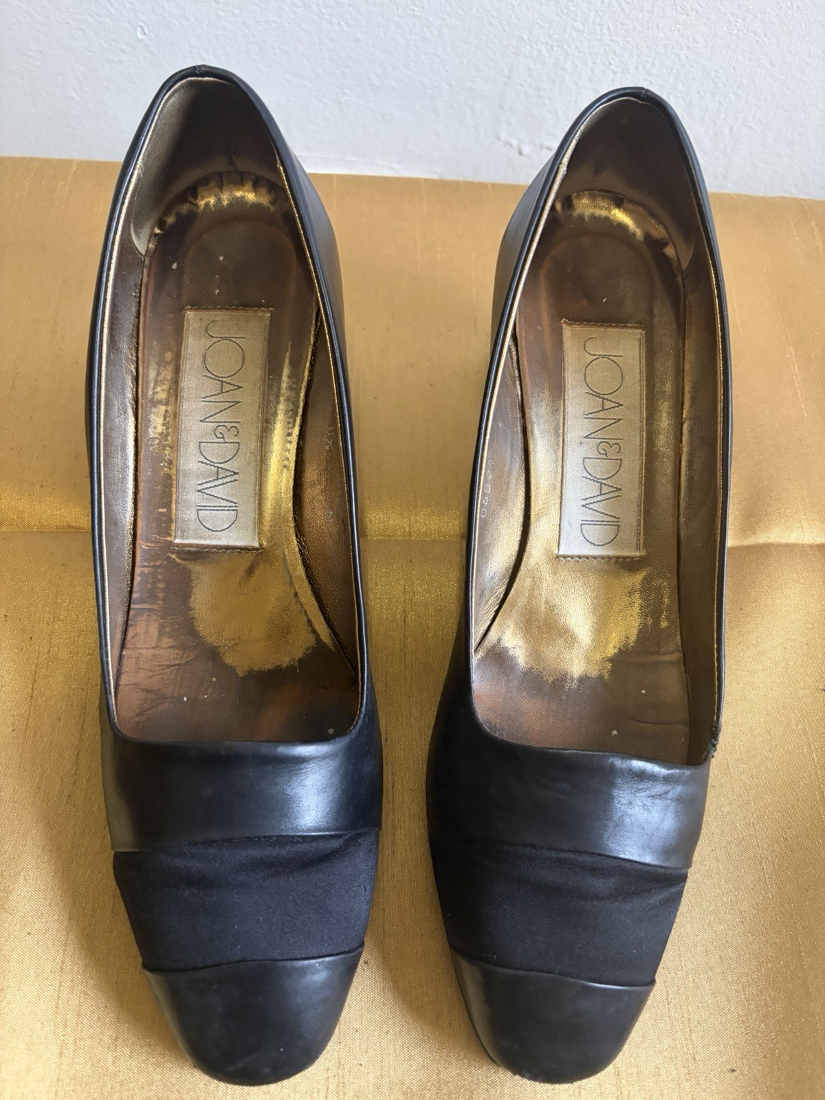 Vintage Joan & David Black Leather & Satin Almond Toe Pumps Size 8 Vintage Joan & David Black Leather & Satin Almond Toe Pumps Size 8