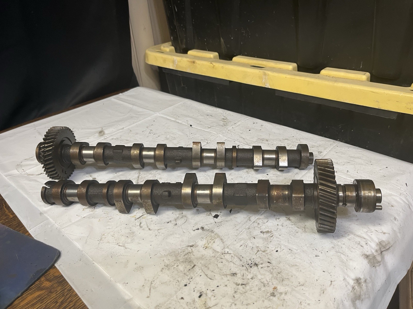 1994-1999 Toyota Celica camshaft pair 1.8L engine head internal part C4 1994-1999 Toyota Celica camshaft pair 1.8L engine head internal part C4