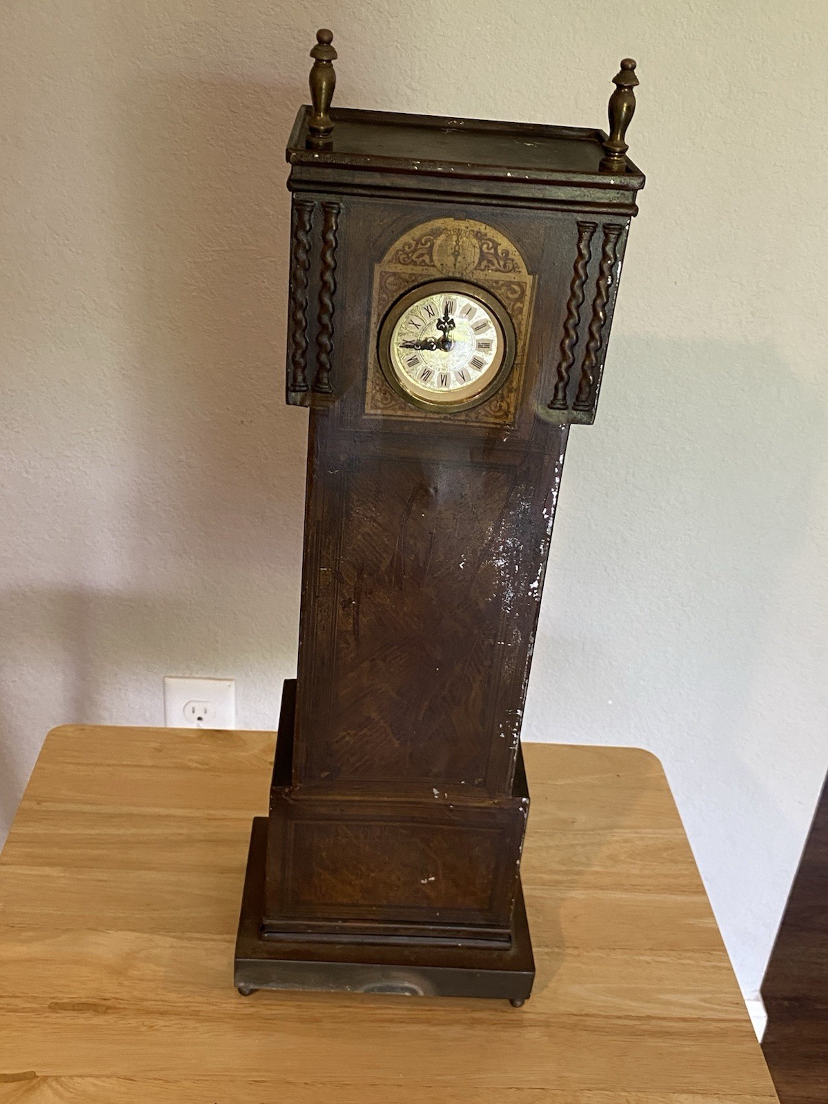 Antique Promotional Advertising Clock- Victory V Grandfather Clock Tin (286) 