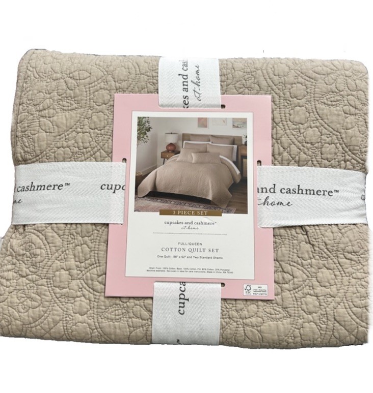 Cupcakes and Cashmere 3 Piece Tan Cotton Full/Queen Quilt Set 88”x92” Cupcakes and Cashmere 3 Piece Tan Cotton Full/Queen Quilt Set 88”x92”