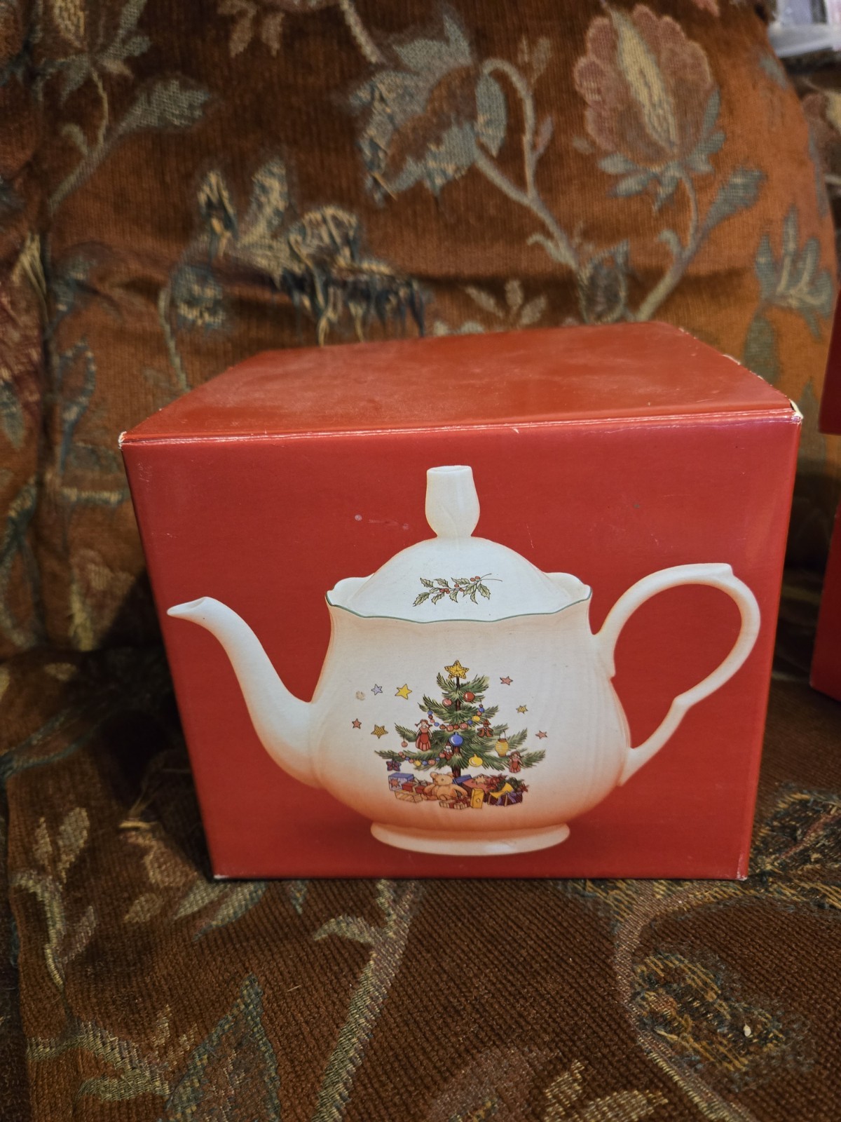 Vtg NIB Nikko Happy Holidays 4 Cup Teapot Vtg NIB Nikko Happy Holidays 4 Cup Teapot
