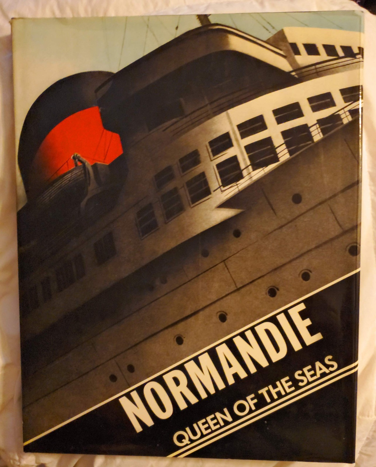 Normandie: Queen of the Seas (English and French Edition)