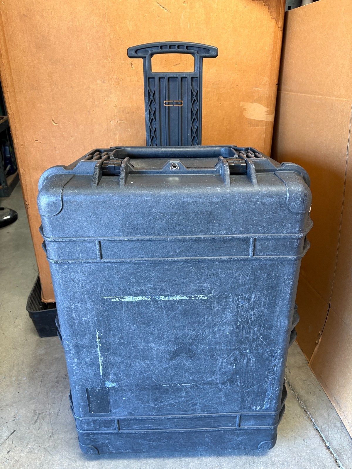 Pelican 1660 Protector Case | 31.59 x 22.99 x 19.48\