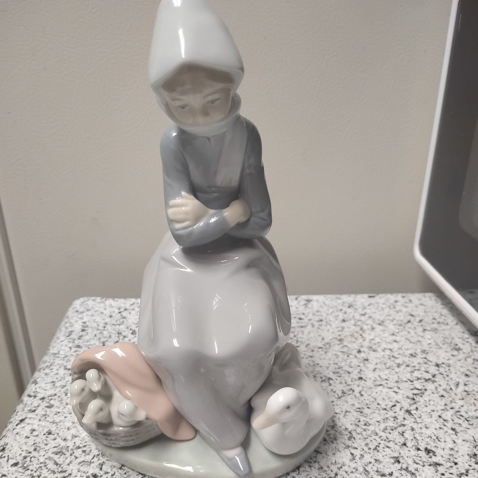 Lladro Figurine #1267 Duck Seller, Woman Selling Baby Ducklings, 8 Lladro Figurine #1267 Duck Seller, Woman Selling Baby Ducklings, 8