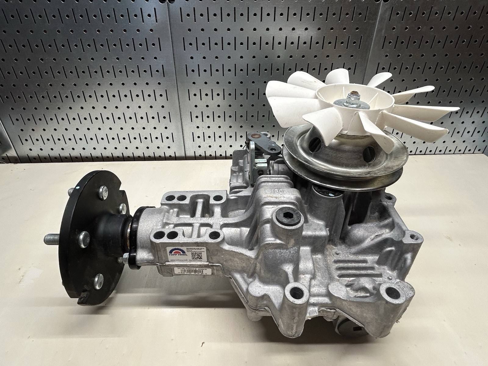 Tuff Torq - Right Transaxle TZT13VX-SPARTAN / 787Q0624310 Tuff Torq - Right Transaxle TZT13VX-SPARTAN / 787Q0624310