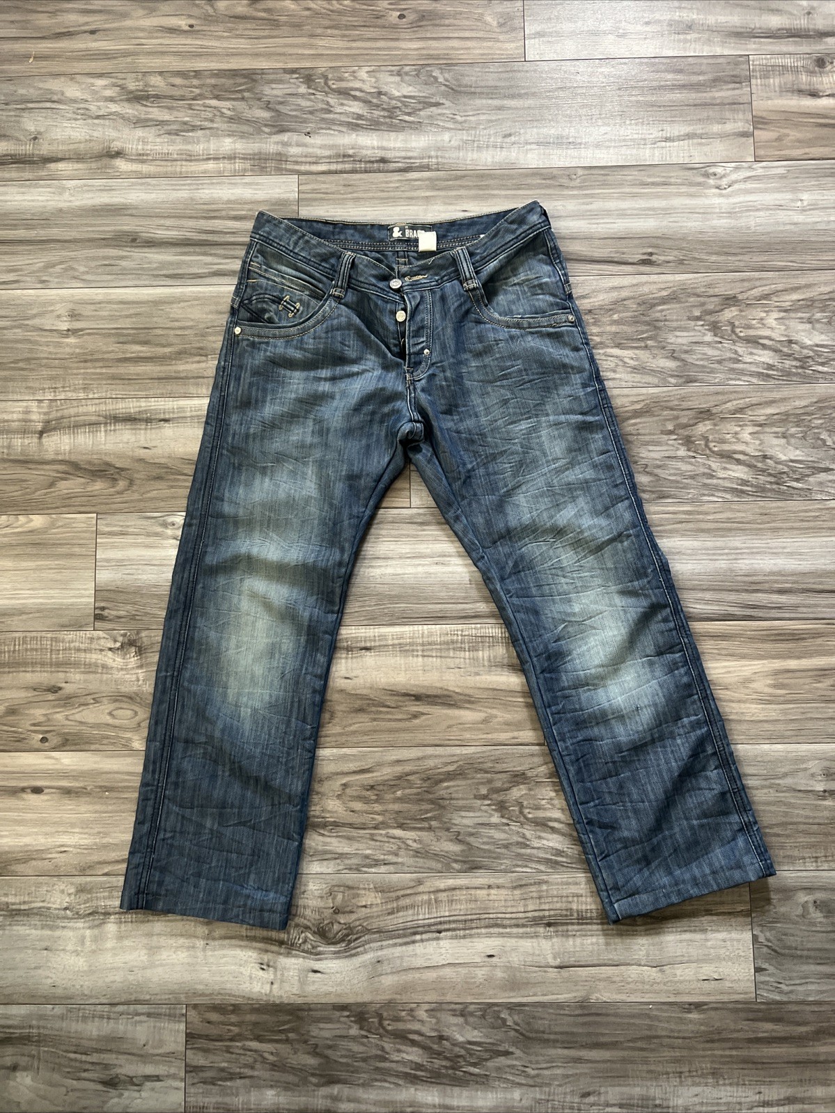H&M Bragg in Dark Blue 4 Button Fly Fitted Waist Straight Leg Jeans 32 X 30 H&M Bragg in Dark Blue 4 Button Fly Fitted Waist Straight Leg Jeans 32 X 30
