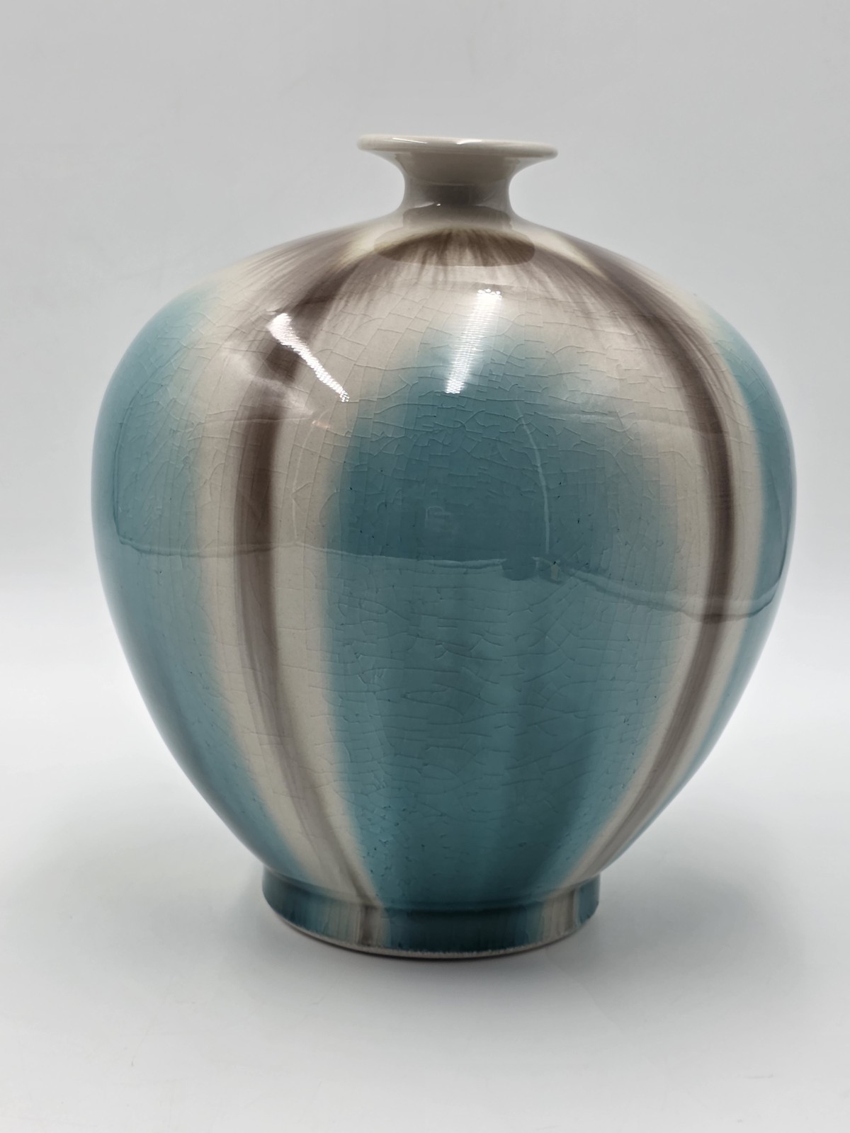 Vtg Chinese Jingdezhen Xing Song Art Pottery Turquoise Crackle Glaze Vase 9”