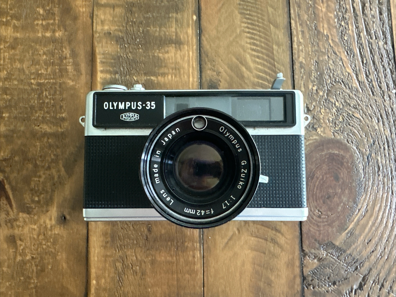 Olympus 35 LC Vintage Rangefinder Camera with 42mm f/1.7 G.Zuiko Lens Olympus 35 LC Vintage Rangefinder Camera with 42mm f/1.7 G.Zuiko Lens
