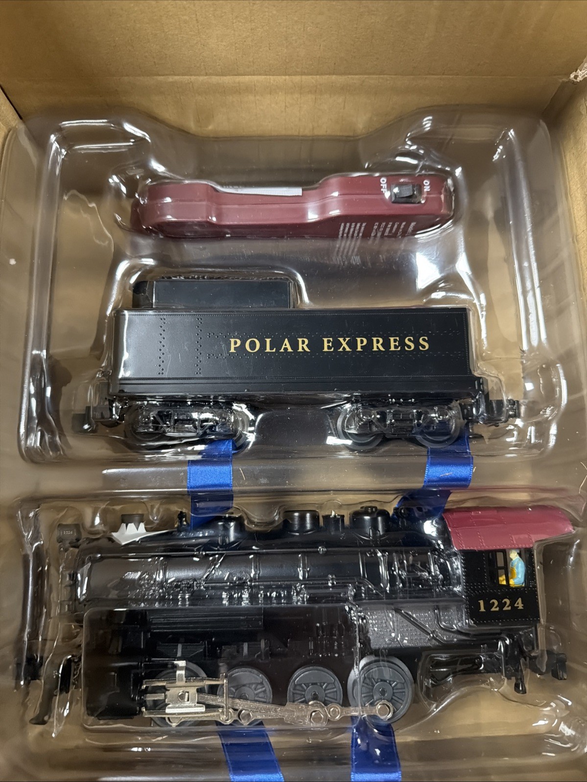 Lionel new THE POLAR EXPRESS™ FREIGHT LIONCHIEF: 2123070 Engine And Remote Lionel new THE POLAR EXPRESS™ FREIGHT LIONCHIEF: 2123070 Engine And Remote