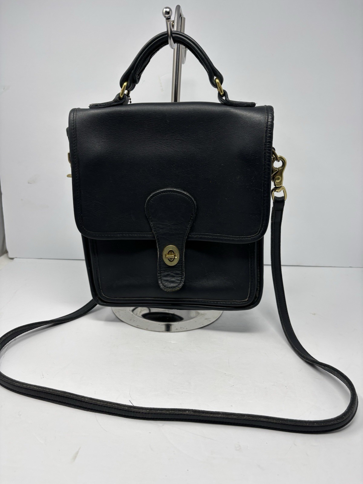 Vintage Coach Station 5130 Blue Leather Crossbody Purse Turnlock Handbag Vintage Coach Station 5130 Blue Leather Crossbody Purse Turnlock Handbag