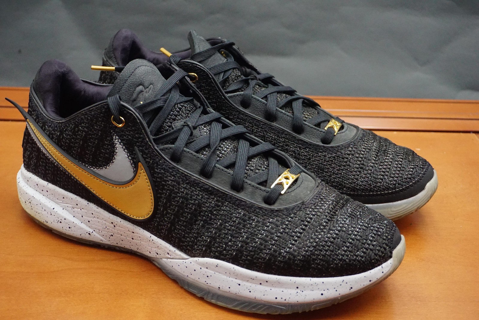 Nike LeBron 20 XX Sneakers Mens Size 13 US Black Gold Low Top Basketball Shoes