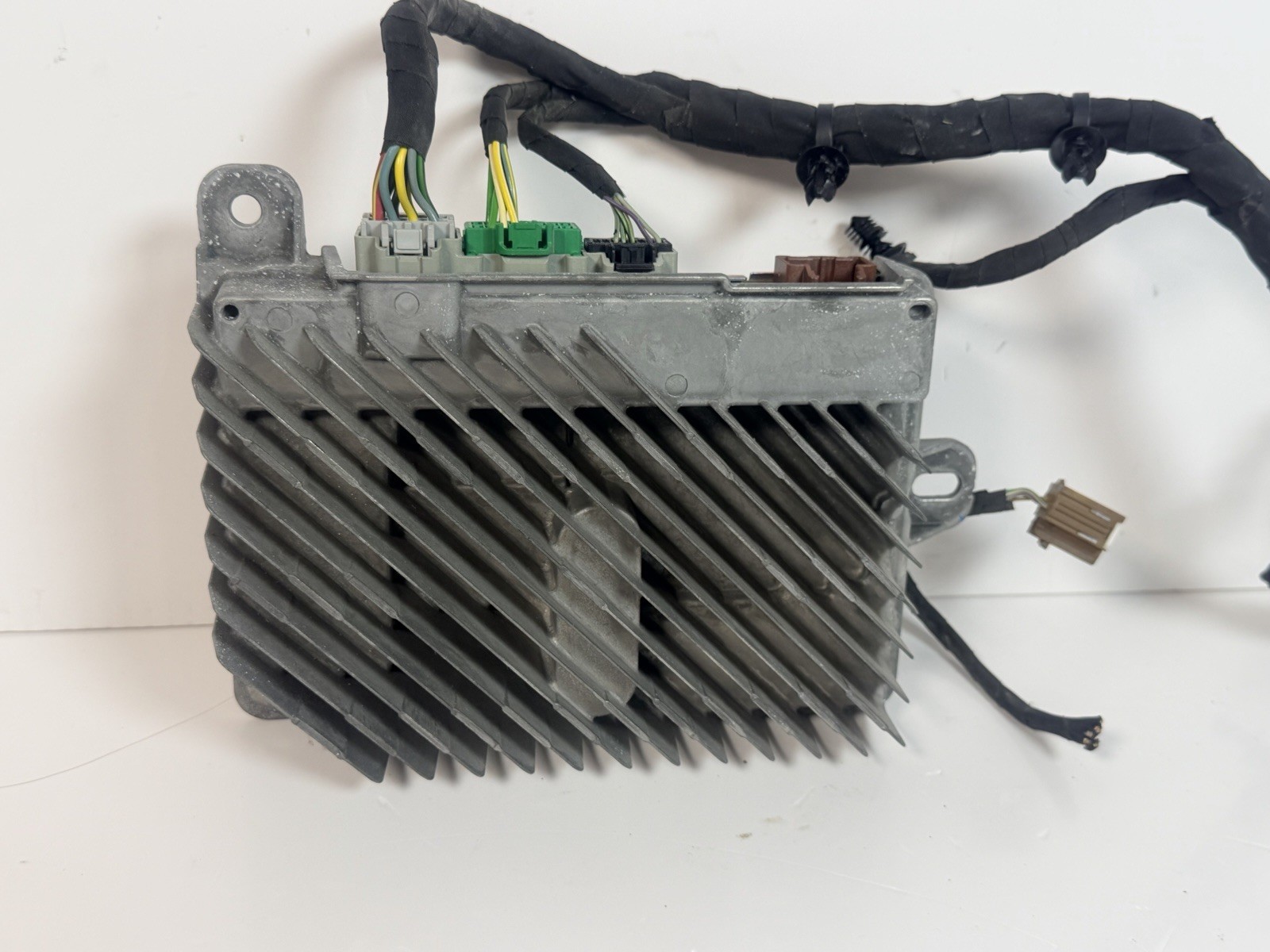 2013 - 2017 Cadillac XTS luxury - BOSE AUDIO SOUND AMPLIFIER  OEM 23154761