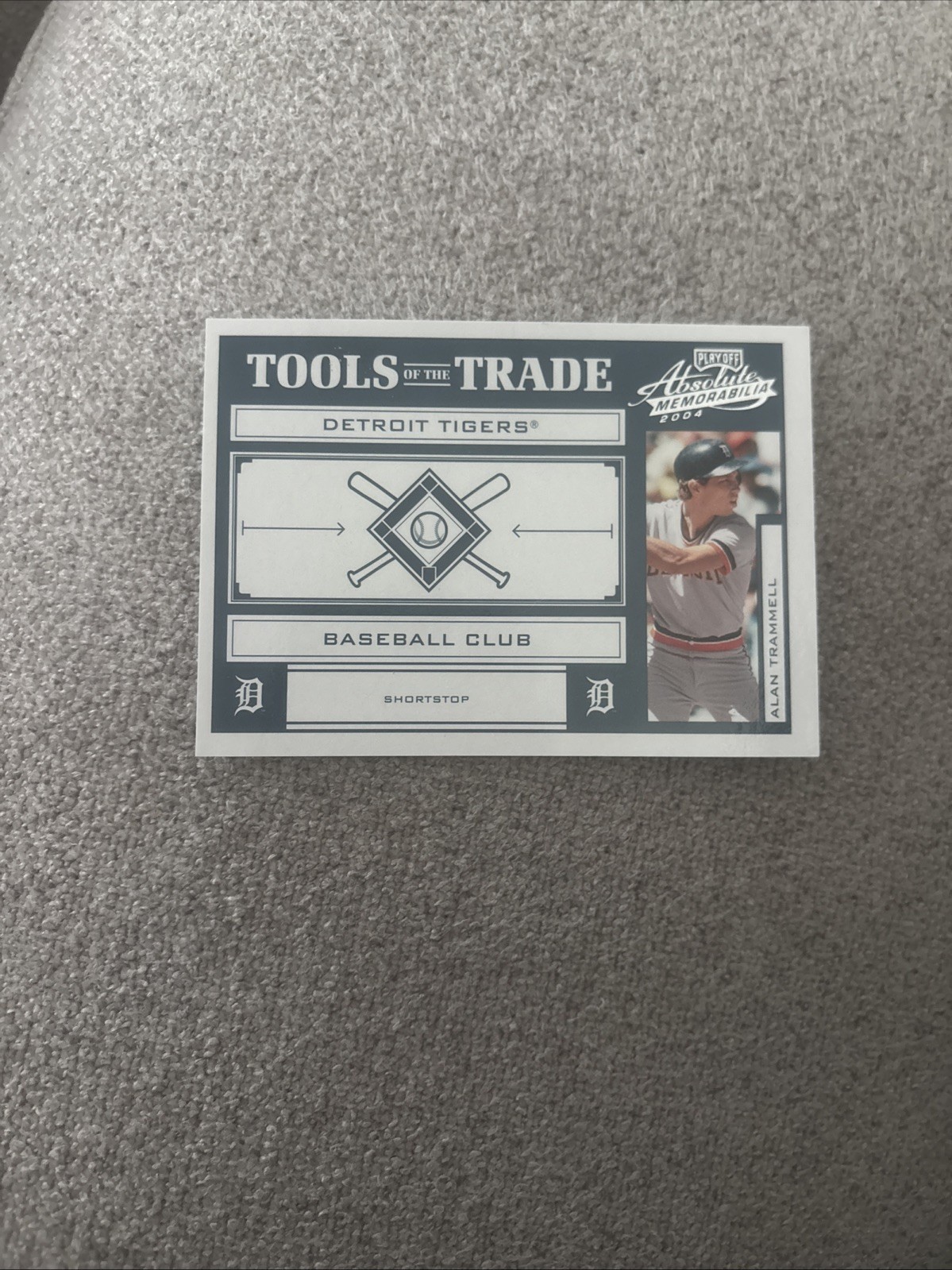 2004 Playoff Absolute Memorabilia - Tools of the Trade #TT-3 Alan Trammell /150 2004 Playoff Absolute Memorabilia - Tools of the Trade #TT-3 Alan Trammell /150