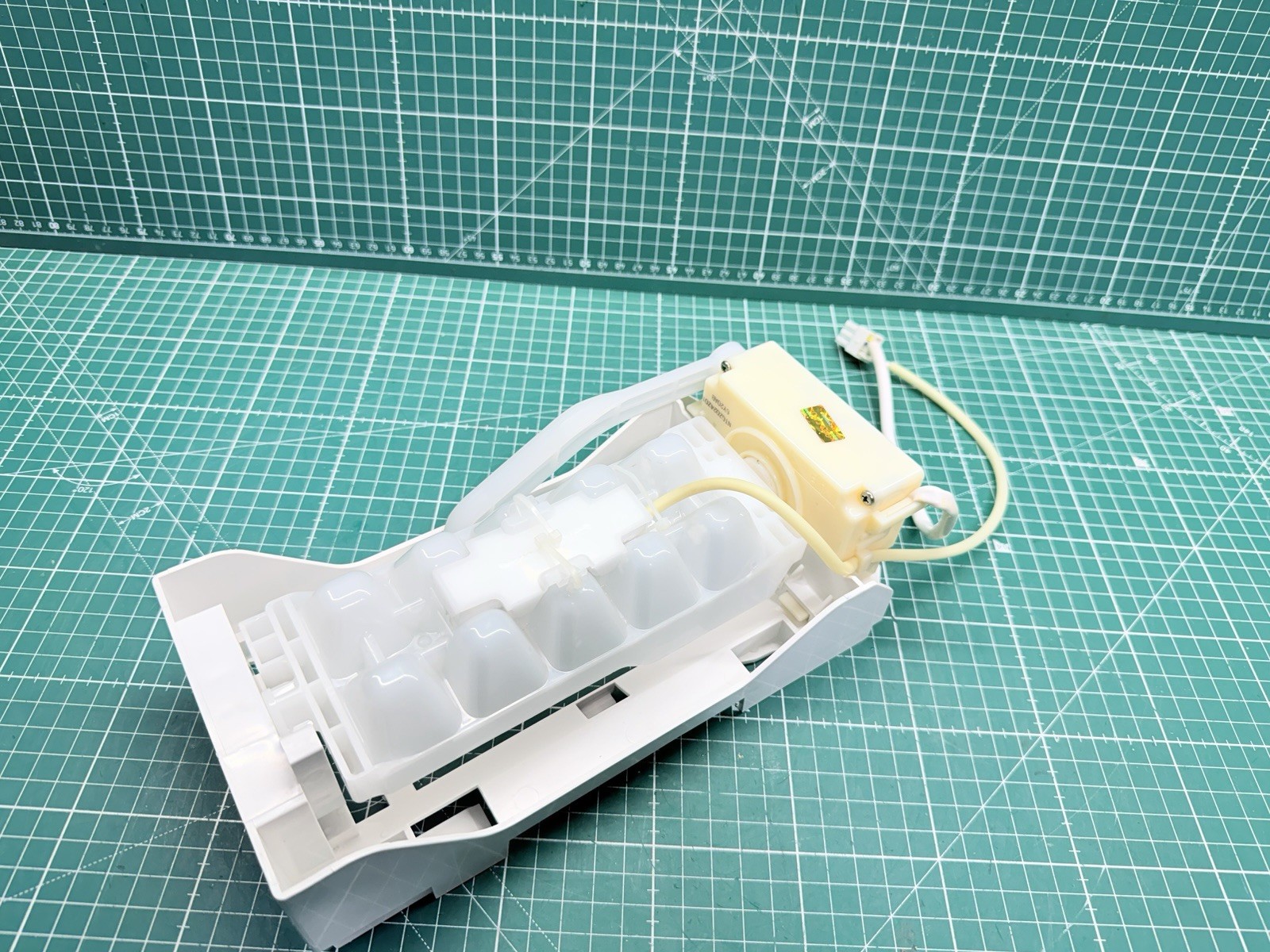 Frigidaire Refrigerator Ice Maker P# 243297613 243297609 243297603 Frigidaire Refrigerator Ice Maker P# 243297613 243297609 243297603