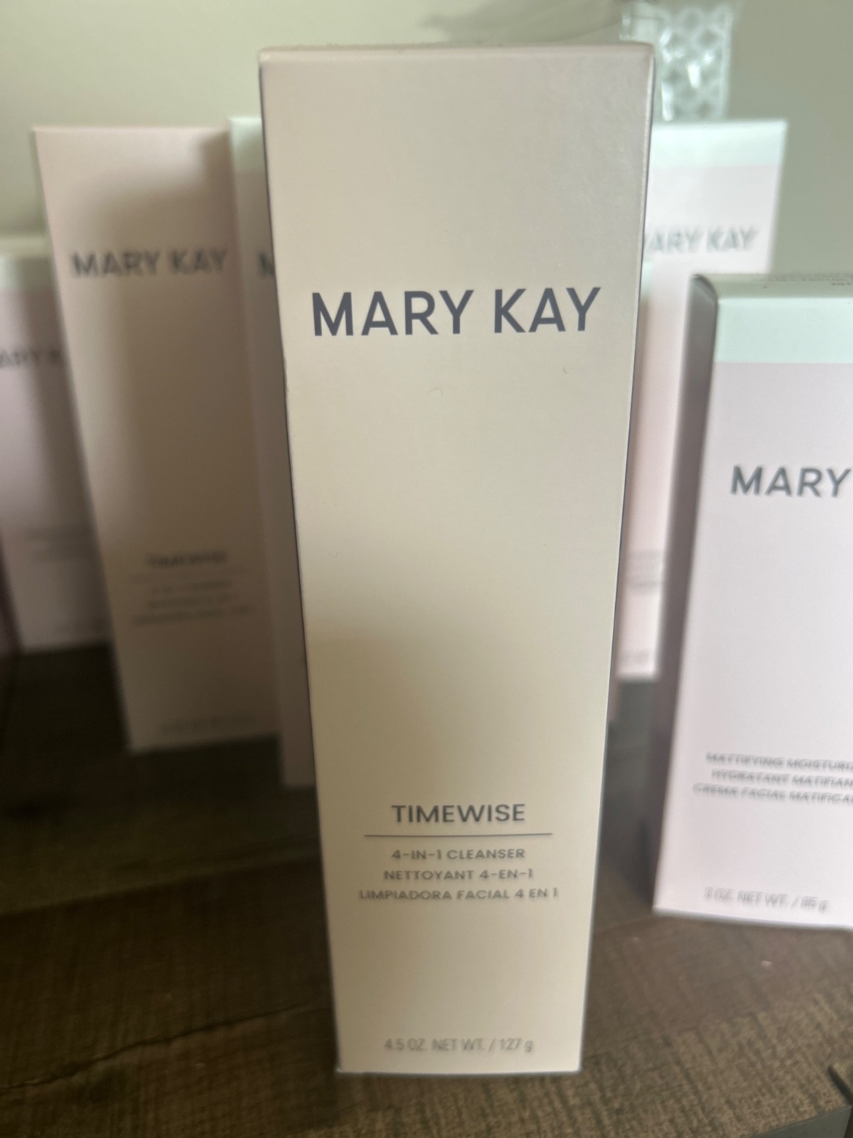 Mary Kay 026940 Timewise 4 in 1 Cleanser - 4.5oz Mary Kay 026940 Timewise 4 in 1 Cleanser - 4.5oz
