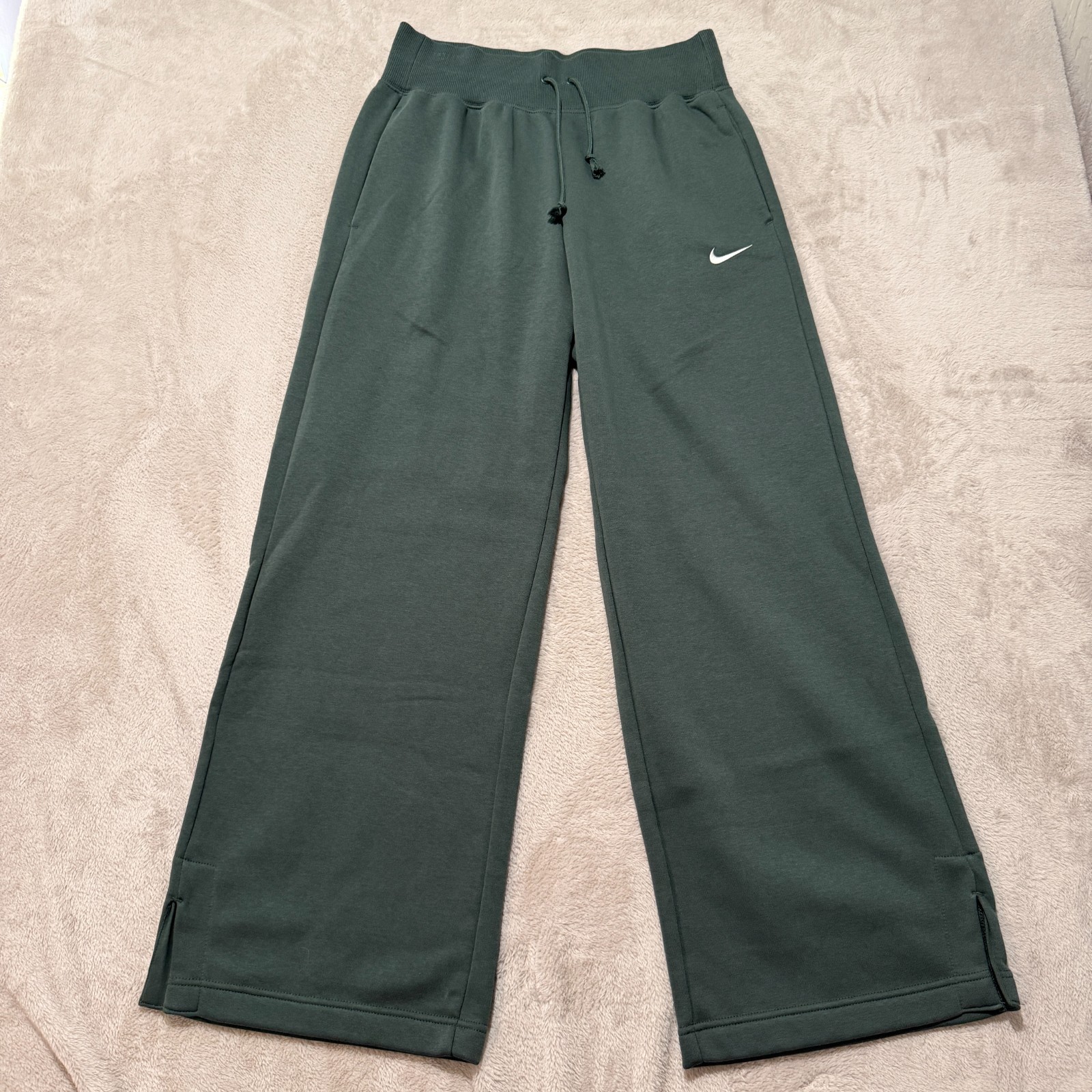 NEW Nike Sweatpants Women M Green Phoenix Fleece High Rise Standard Fit Wide Leg NEW Nike Sweatpants Women M Green Phoenix Fleece High Rise Standard Fit Wide Leg