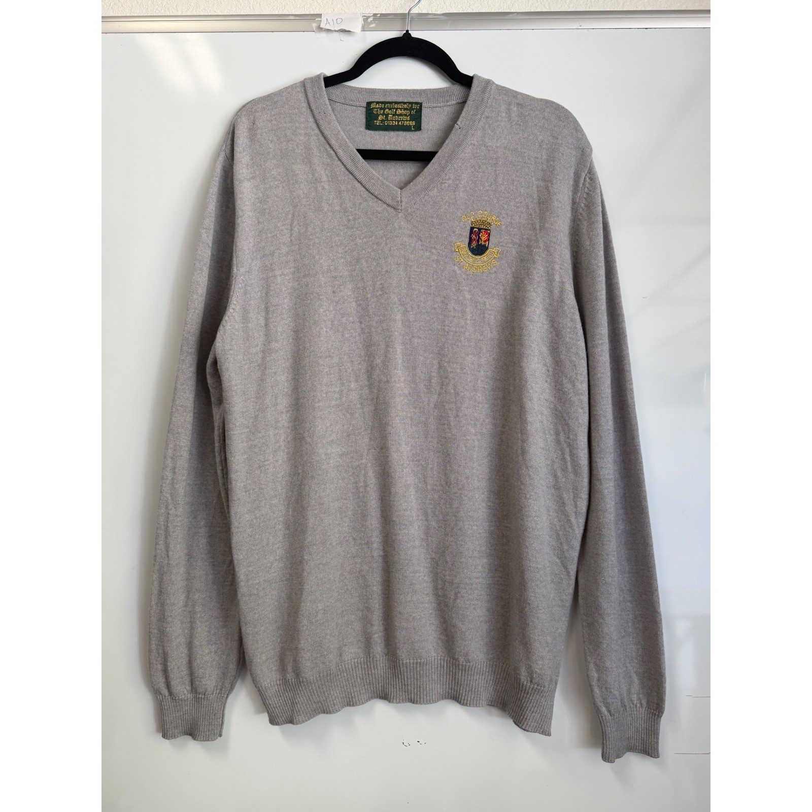 St Andrews Old Course Golf Sweater Mens L Gray Merino Wool V-Neck Crest Flawed St Andrews Old Course Golf Sweater Mens L Gray Merino Wool V-Neck Crest Flawed