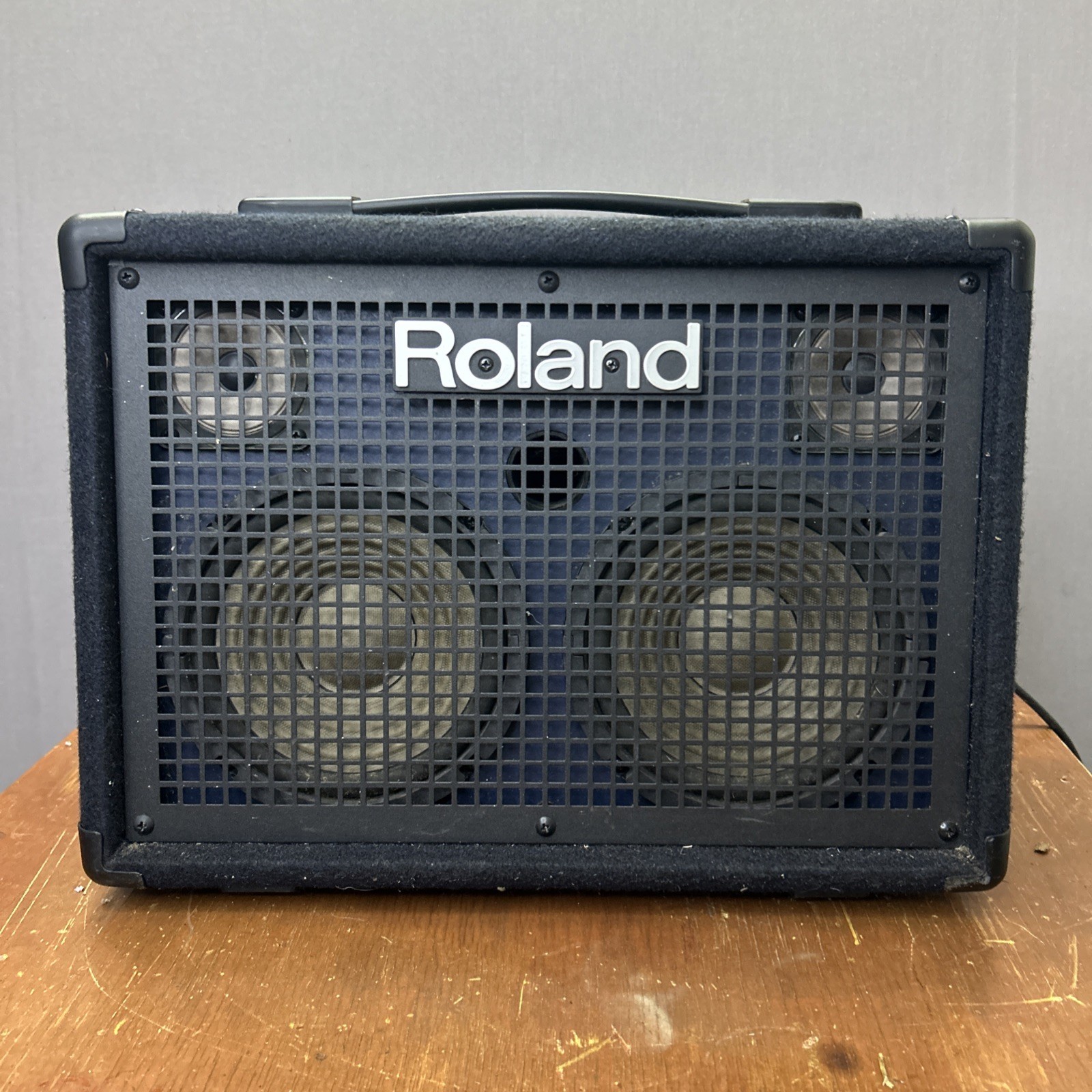 Roland KC-220 Battery-Powered Stereo Keyboard Amplifier W Power Cord Tested Work Roland KC-220 Battery-Powered Stereo Keyboard Amplifier W Power Cord Tested Work