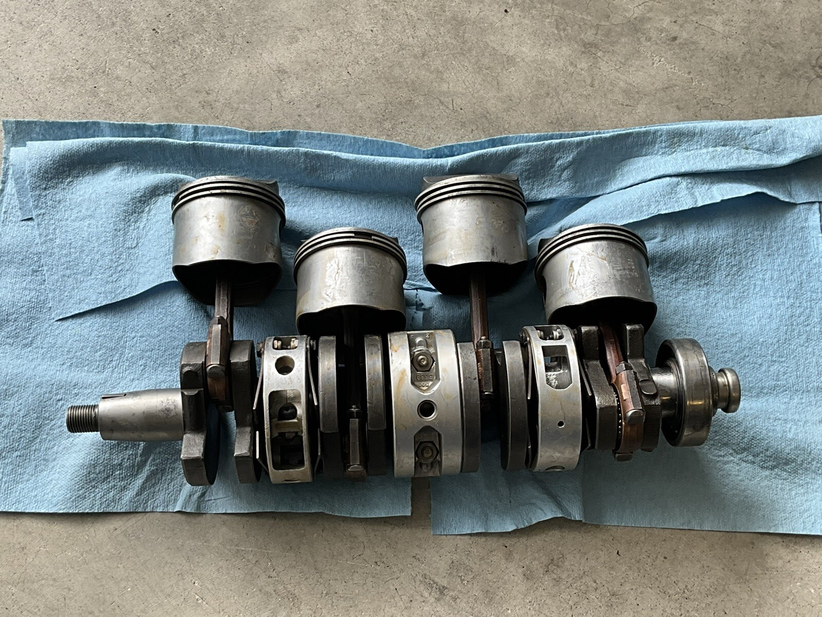 1978 MERCURY COMPLETE CRANKSHAFT, RODS, AND PISTONS, STANDARD SIZE, NICE