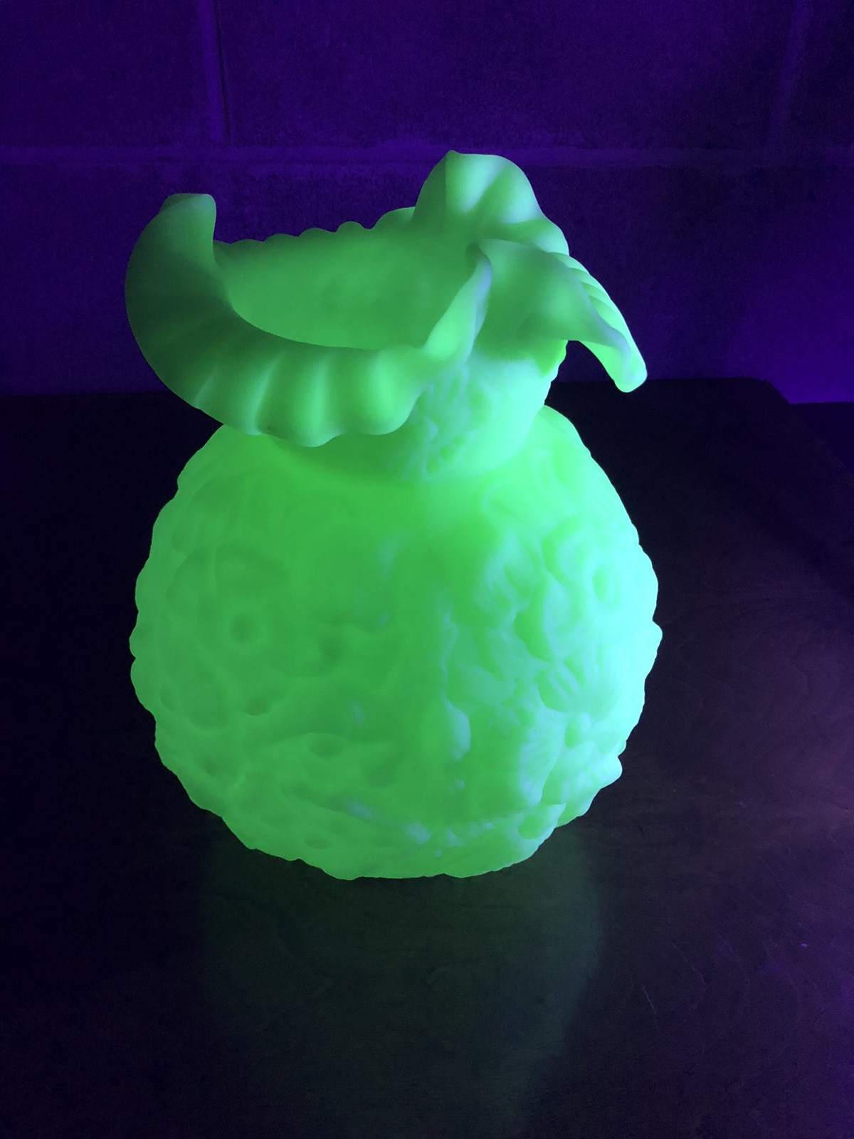 VINTAGE FENTON CUSTARD SATIN URANIUM GLASS GWTW VINTAGE FENTON CUSTARD SATIN URANIUM GLASS GWTW