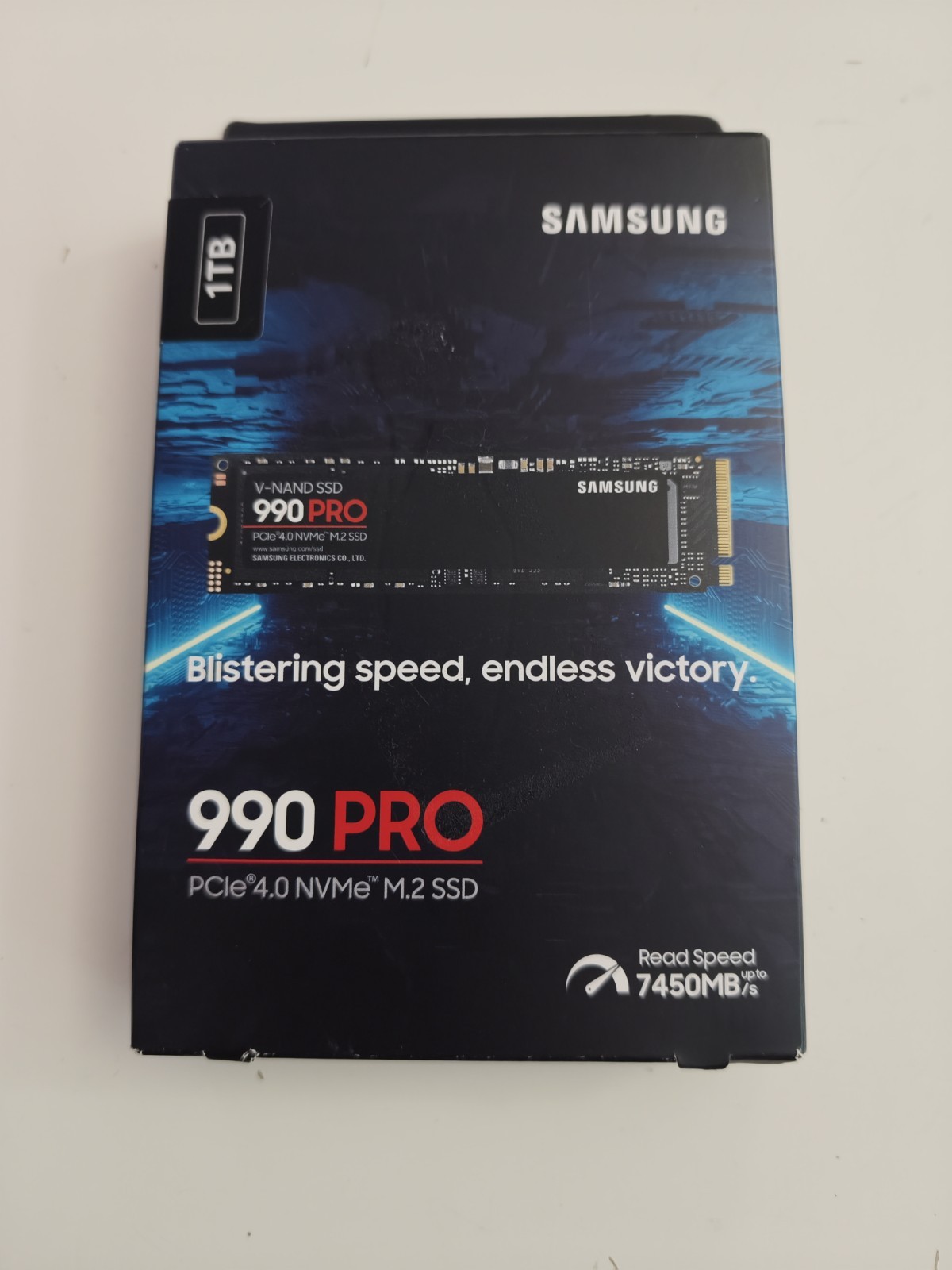 Samsung 990 PRO 1TB PCIe 4.0 NVMe M.2 Internal SSD 7450MB/s Black Samsung 990 PRO 1TB PCIe 4.0 NVMe M.2 Internal SSD 7450MB/s Black