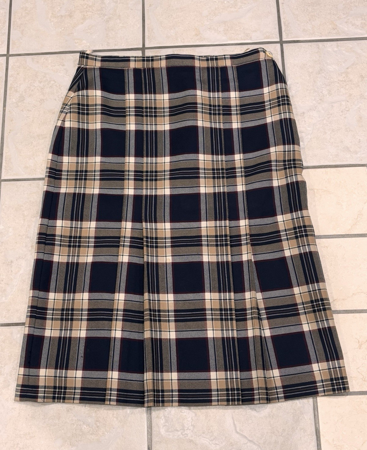 Vintage Yarrowvale Pure New Wool Plaid Pleated Skirt Scotland Made (Size 14 US)